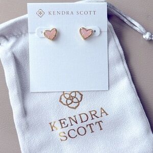 Kendra Scott Ari Heart Gold Stud Earrings